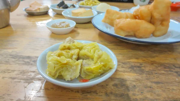 Készlet tea és dim sum kínai étterem stílusban Phatthalung, Thaiföld — Stock Fotó