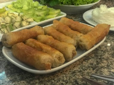 Vietnamca köfte ile sebze (Nam-Neaung tamamladı)