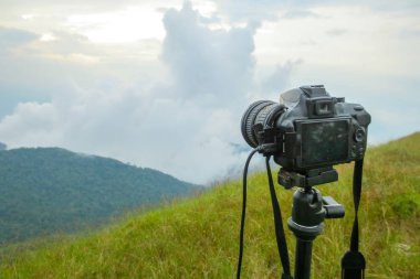 Tripod fotoğrafçıları, Chiang Mai, Tayland yakınlarındaki popüler bir dağ olan Doi Mon Jong 'da fotoğraf çekiyor.