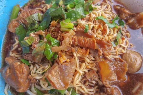 Yakisoba noodle soup with Stewed pork with meatball — ストック写真