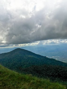 Chaing Mai, Tayland 'da yüksek dağlar ve sis