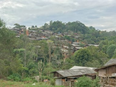 Thailand, mon jonng 'daki Lahu kabilesinin kır evi.