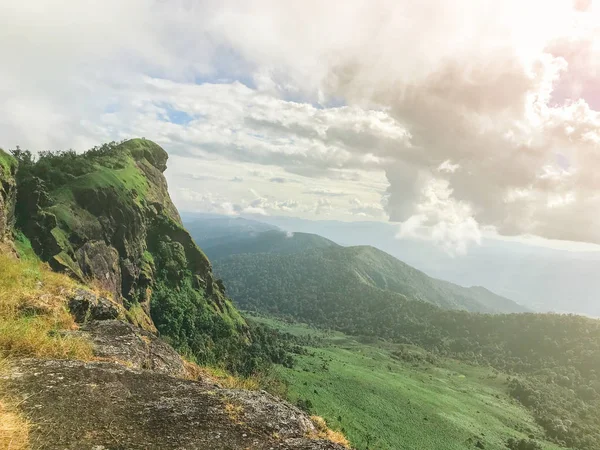 Hermoso paisaje de mon jong montaña en Chaing mai, Tailandia —  Fotos de Stock