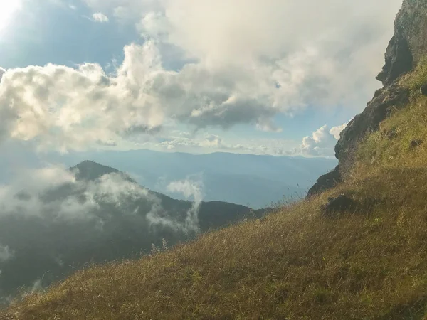Bellissimo paesaggio di mon jong montagna a Chaing mai, Thailandia — Foto Stock