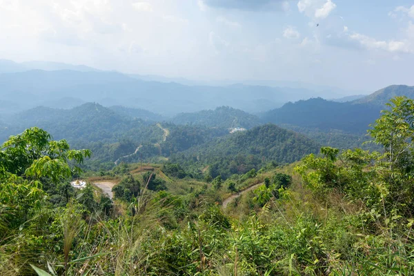 Frontière thaïlandaise et birmane appelée mittraphap road pass à kanchanaburi, Thaïlande — Photo