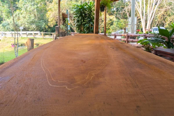 Escena de la mesa y el árbol en el café café de fondo —  Fotos de Stock