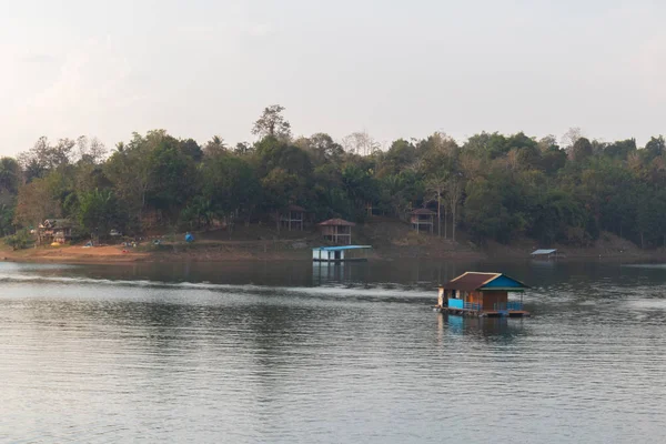 Landscape scene Wooden Mon Bridge at kanchanaburi, Thailand — Stock Photo, Image