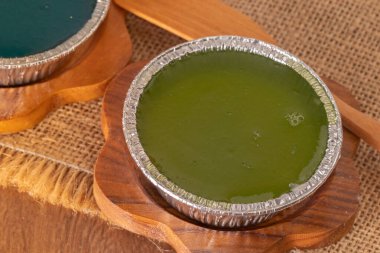 Hindistan cevizi sütü jölesi, Tahta tabakta Tayland tatlısı