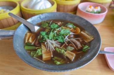Bak kut teh veya et kemiği çayı, Tayland 'ın güneyinde lezzetli bir çorba.
