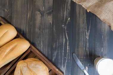 Yumuşak Fransız ekmeği ve Fransız ekmeği.