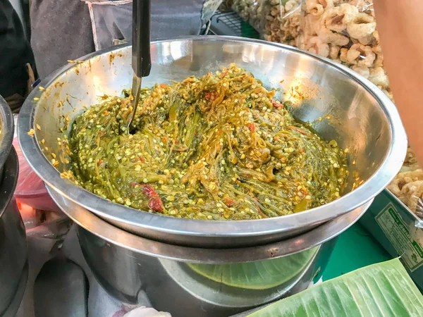 Norra Thai Green Chilli Dip eller Nam Prik Num på thailändska — Stockfoto