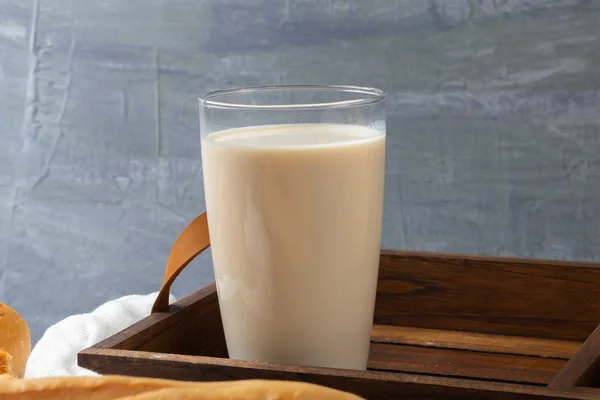 Close up of glass of milk bread — 스톡 사진