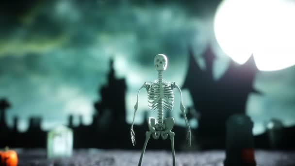 Божевільний скелет смішний танцює на кладовищі. концепція Хеллоуїна . — стокове відео
