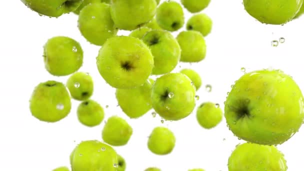 Fresh apples falling. Food concept. Slow motion. Isolate with alpha — Stock Video