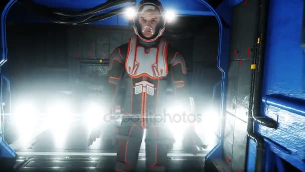 Astronaut wandeling in ruimteschip interieur. Martian. Sci - fi concept. Realistische 4 k-animatie. — Stockvideo