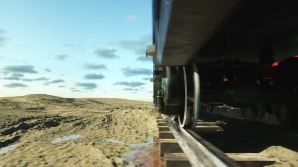 Goederentrein met cargo containers. Logystic concept. Realistisch filmische 4k animatie. — Stockvideo