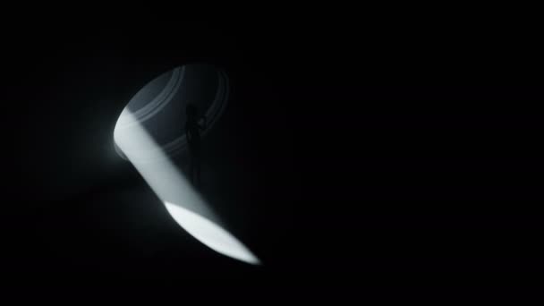 Alien in futuristische kamer met ronde raam. Volumetrische licht. Toekomst ufo concept. Realistische 4 k-animatie. — Stockvideo