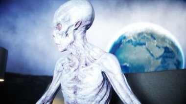 komik yabancı ay kanepede televizyon izlerken. Ay kavramı üzerinde yaşayan. Earth arka plan. 3D render.