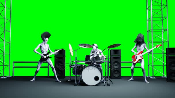 Grappige buitenaardse rockband. Bas, drums, gitaar. Realistische beweging en huid shaders. 4 k groen scherm beeldmateriaal. — Stockvideo