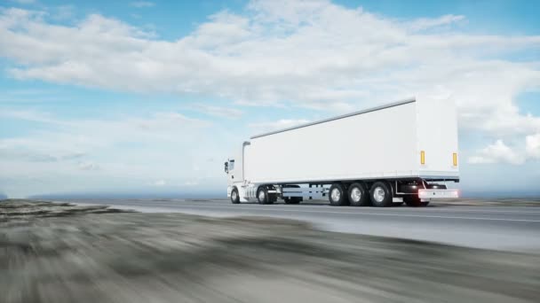 Белый грузовик. Полуприцеп на дороге, шоссе. Транспорт, концепция логистики. 4К реалистичная анимация . — стоковое видео