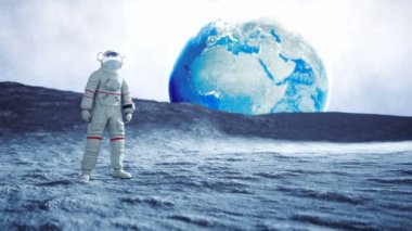 Astronot Ay 'da aylak aylak dolaşıyor. Gerçekçi 4k animasyonu.