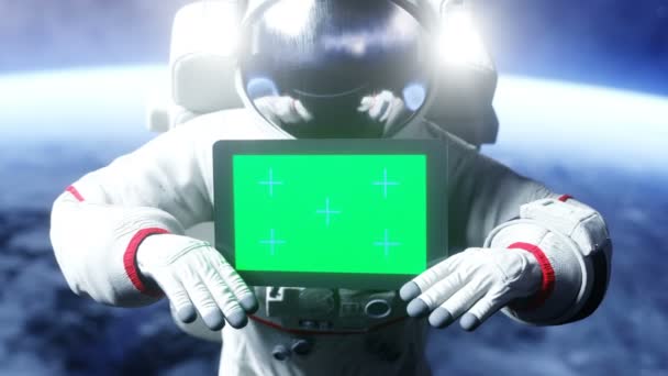 Astronaut in de ruimte met tablet, controleren. Realistische 4 k-animatie. — Stockvideo