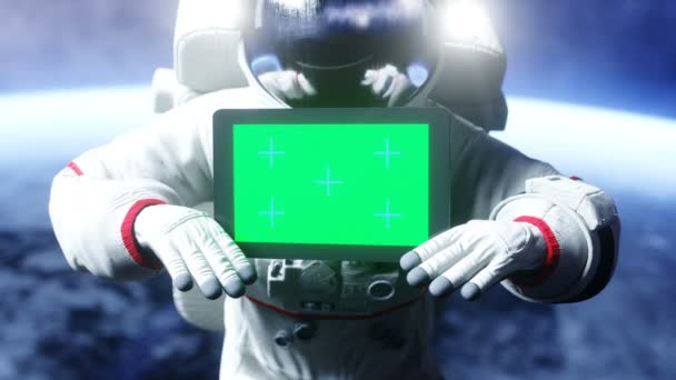 Astronauta no espaço com tablet, monitor. Animação 4k realista . — Vídeo de Stock