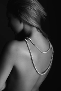 Siyah beyaz portre kız çıplak