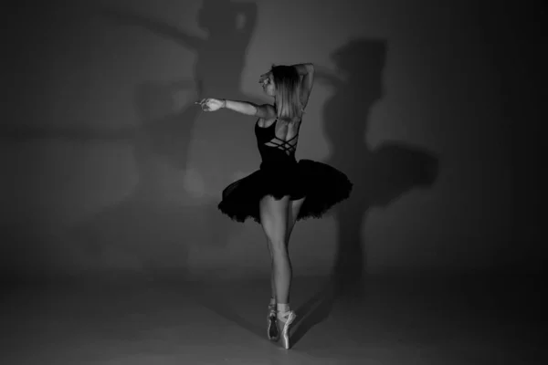 Full Length Black White Photo Beautiful Young Blonde Ballet Dancer — 스톡 사진