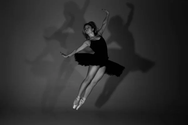 Full Length Black White Photo Beautiful Young Blonde Ballet Dancer — 스톡 사진