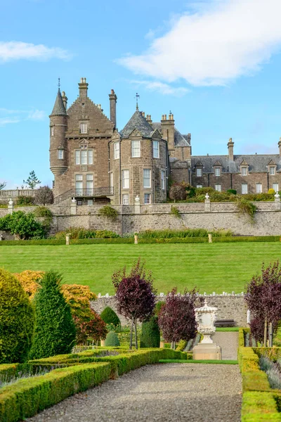 Majestuoso castillo de Drummond con elegantes jardines — Foto de Stock