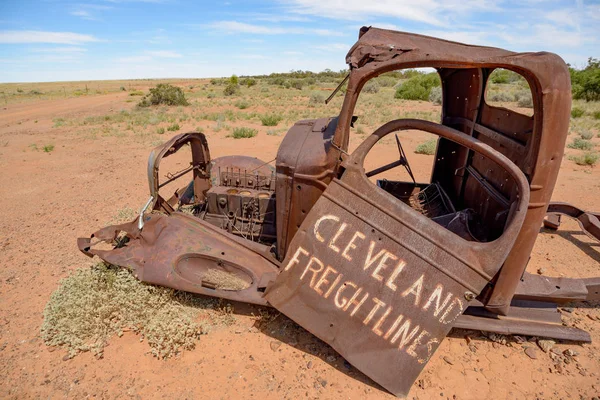 Abandoned wrecked truck — Stock Photo, Image