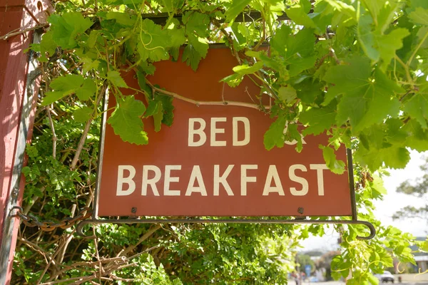 Bed and breakfast signe — Photo