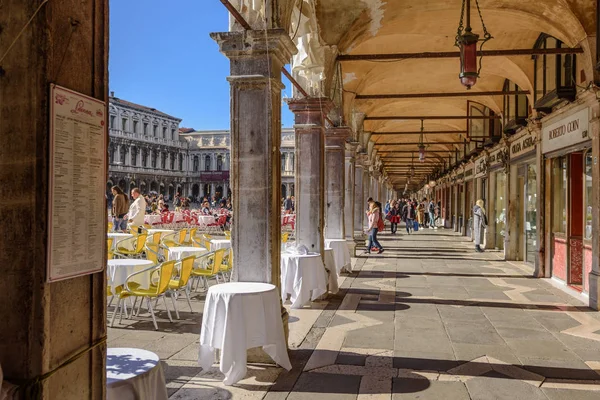 Venice Itália Outubro 2017 Uma Passarela Coberta Uma Manhã Ensolarada — Fotografia de Stock