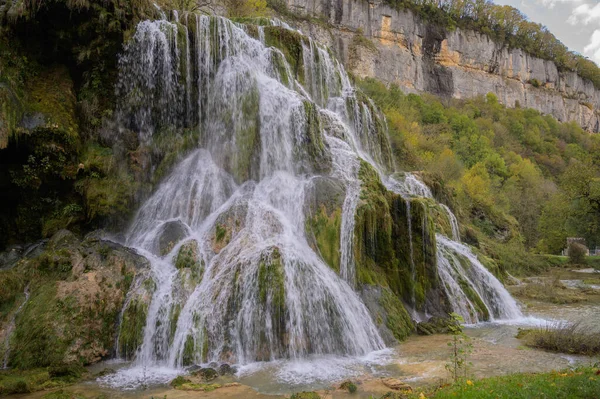 Cascada Tufs Jura Cerca Montaña Pueblo Francés Baume Les Messieurs — Foto de Stock