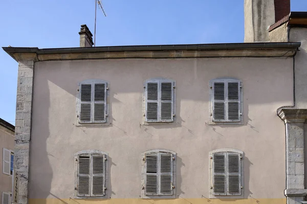 Façade Typique Ancien Appartement Dessus Des Commerces Dans Ville Frence — Photo