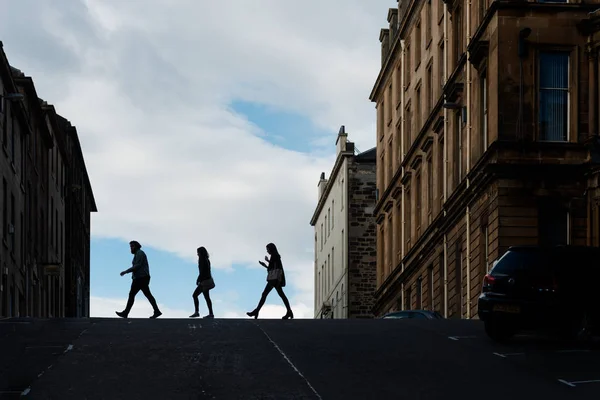 People Silhouette Crossing Street Central Glasgow — Stock Photo, Image