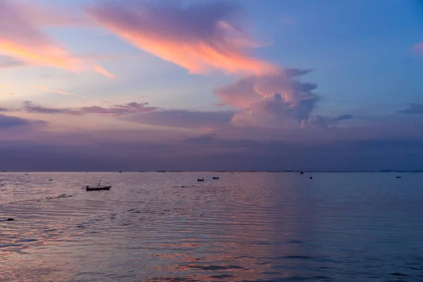Cielo Noche Ensueño Sobre Océano Tranquilo Tranquilo — Foto de Stock