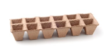  Kağıt üzerinde beyaz izole fide tepsisi büyüyen