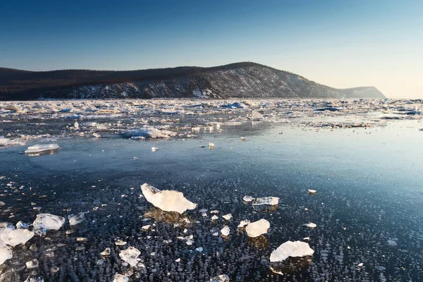 Заморожування up в річці за іменами амурський. — стокове фото