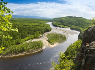Mountain River Vadisi Amgun. Khabarovsk Krai Rusça 
