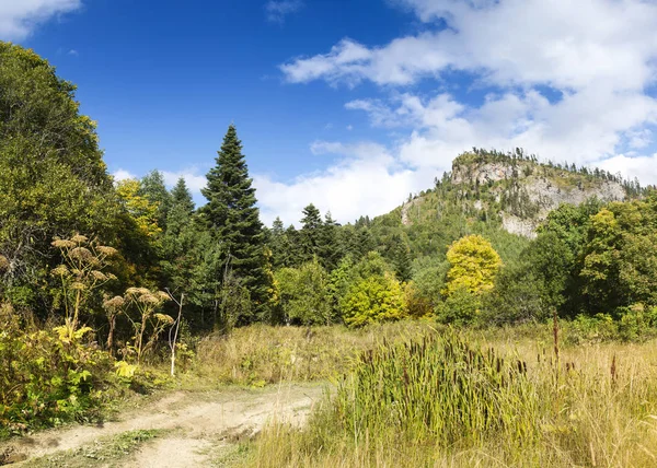 Kaukasische Berge der Republik Adygäa, Region Krasnodar. — Stockfoto