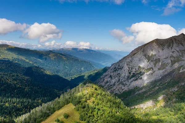 Kaukasische Berge der Republik Adygäa, Region Krasnodar. — Stockfoto