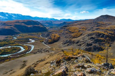 Güzel Chuya Nehri Vadisi, Altai Rusya Cumhuriyeti 'dir. A 