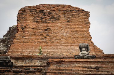 Başsız Buda kırık