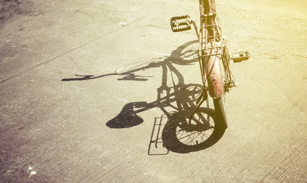自行车的阴影 — 图库照片
