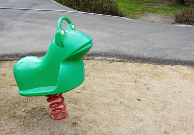 Eski renkli tahterevalli