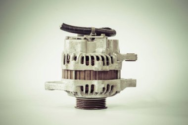 eski araba alternatör