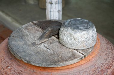 Gümüş metal su kabı