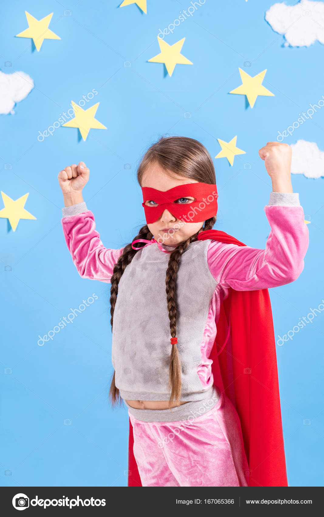 blondinka-s-parnem-doma